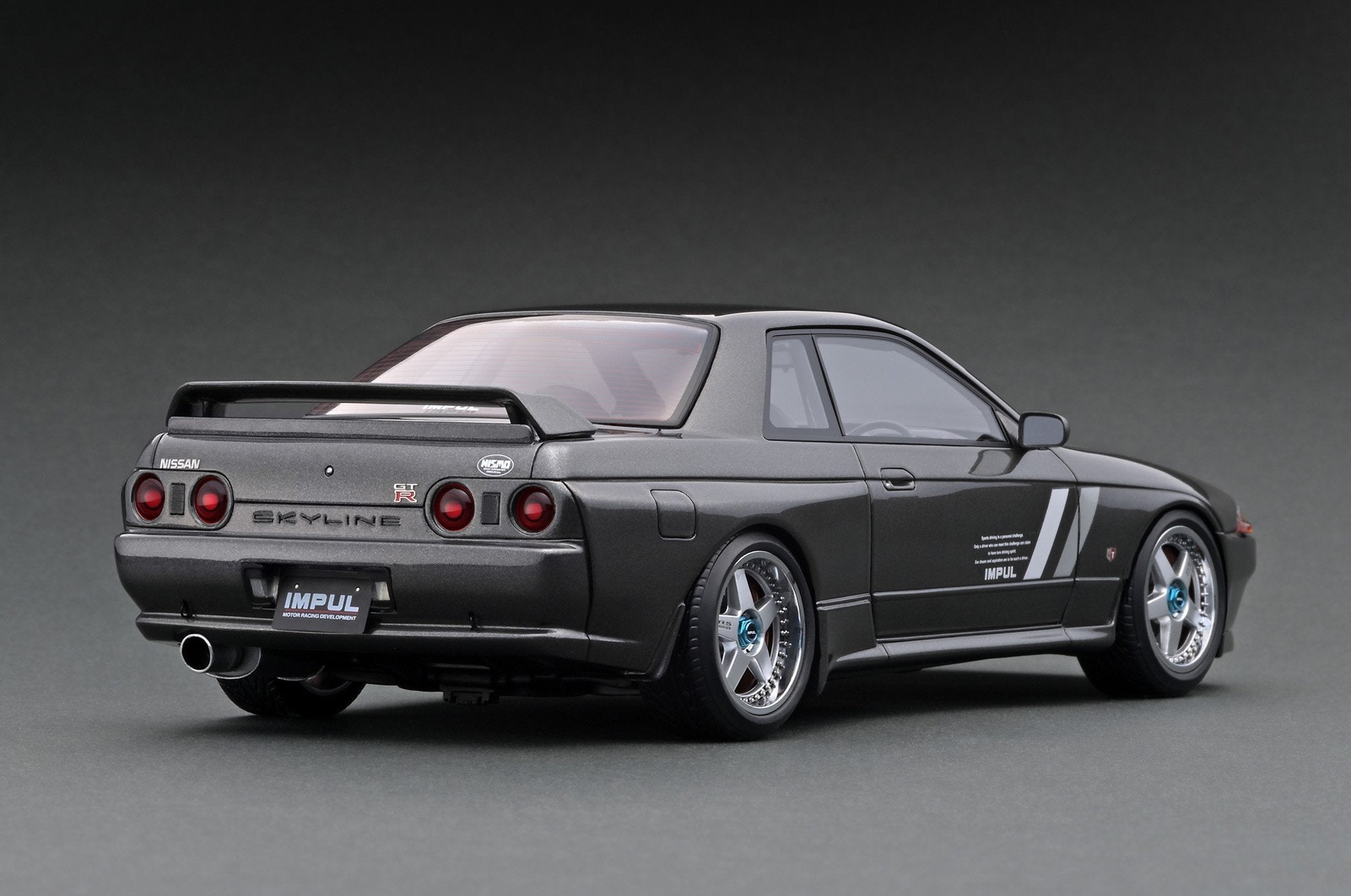 Ignition Model 1:18 Nissan Skyline GT-R NISMO R32 Gun Gray
