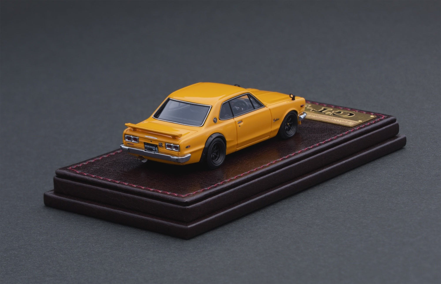 Ignition Model 1:64 Nissan Skyline 2000 GT-R (KPGC10) Yellow