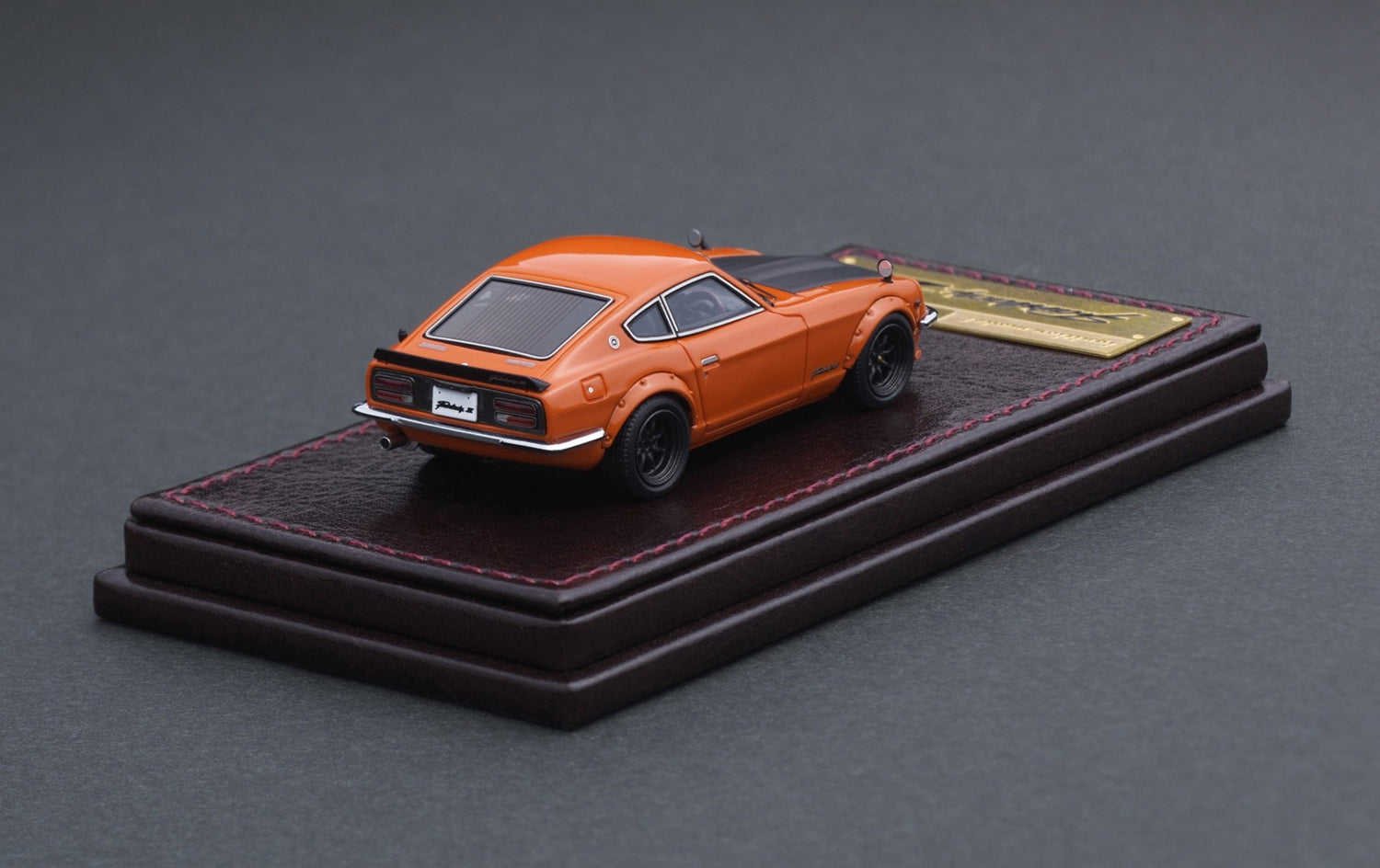 Ignition Model 1:64 Nissan Fairlady Z (S30) in Orange