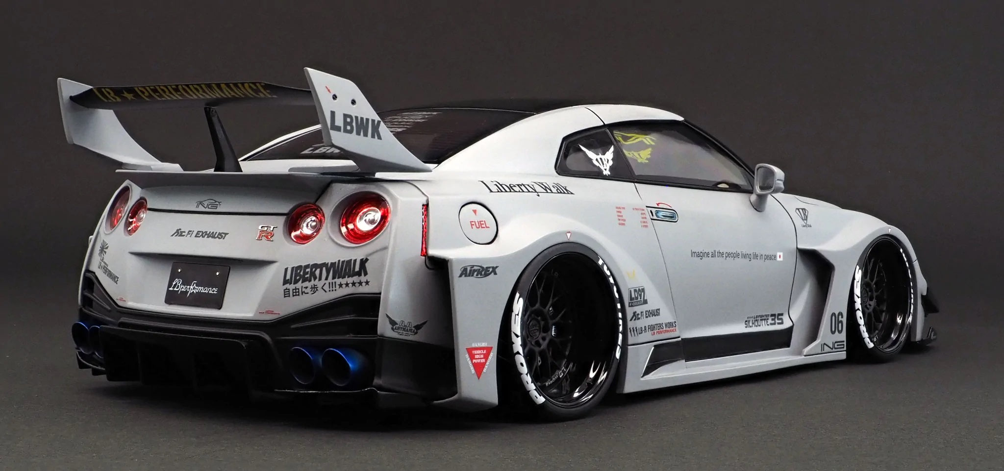 【専用】1/18 イグニッションモデル LBWK 35GT-RR 1/18 LB-Silhouette WORKS GT Nissan 35GT-RR White/Yellow With