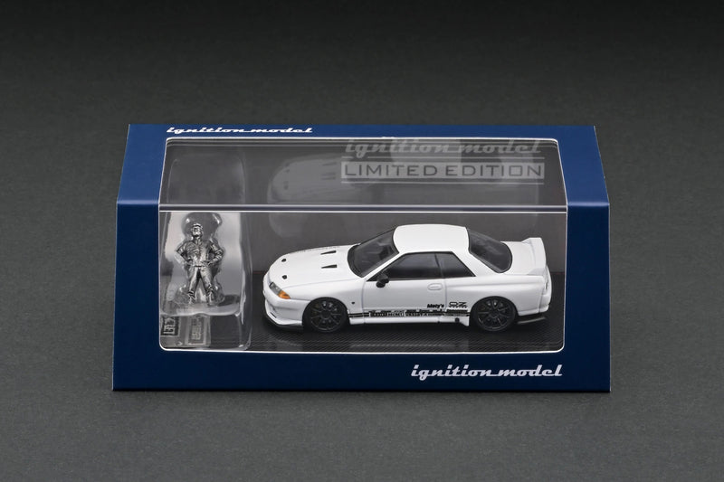 Ignition Model 1:64 Nissan Skyline GT-R (VR32) TOP SECRET in White with Smokey Nagata Figure