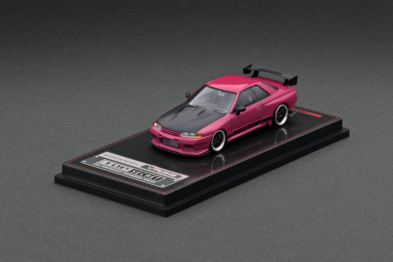 Ignition Model 1:64 Nissan Skyline GT-R (VR32) in Pink