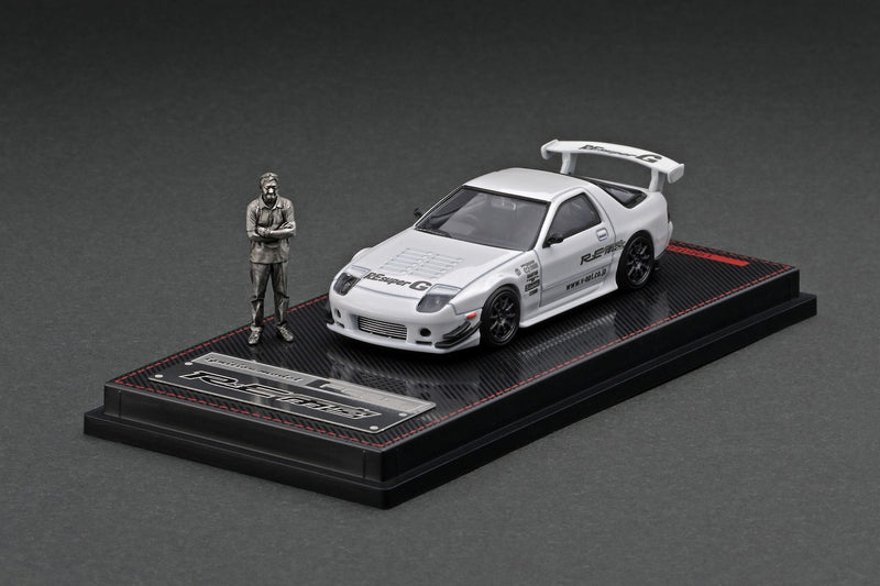 Ignition Model 1:64 Mazda RX-7 (FC3S) RE Amemiya White with Figure