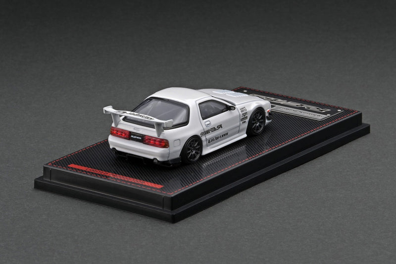 Ignition Model 1:64 Mazda RX-7 (FC3S) RE Amemiya White with Figure