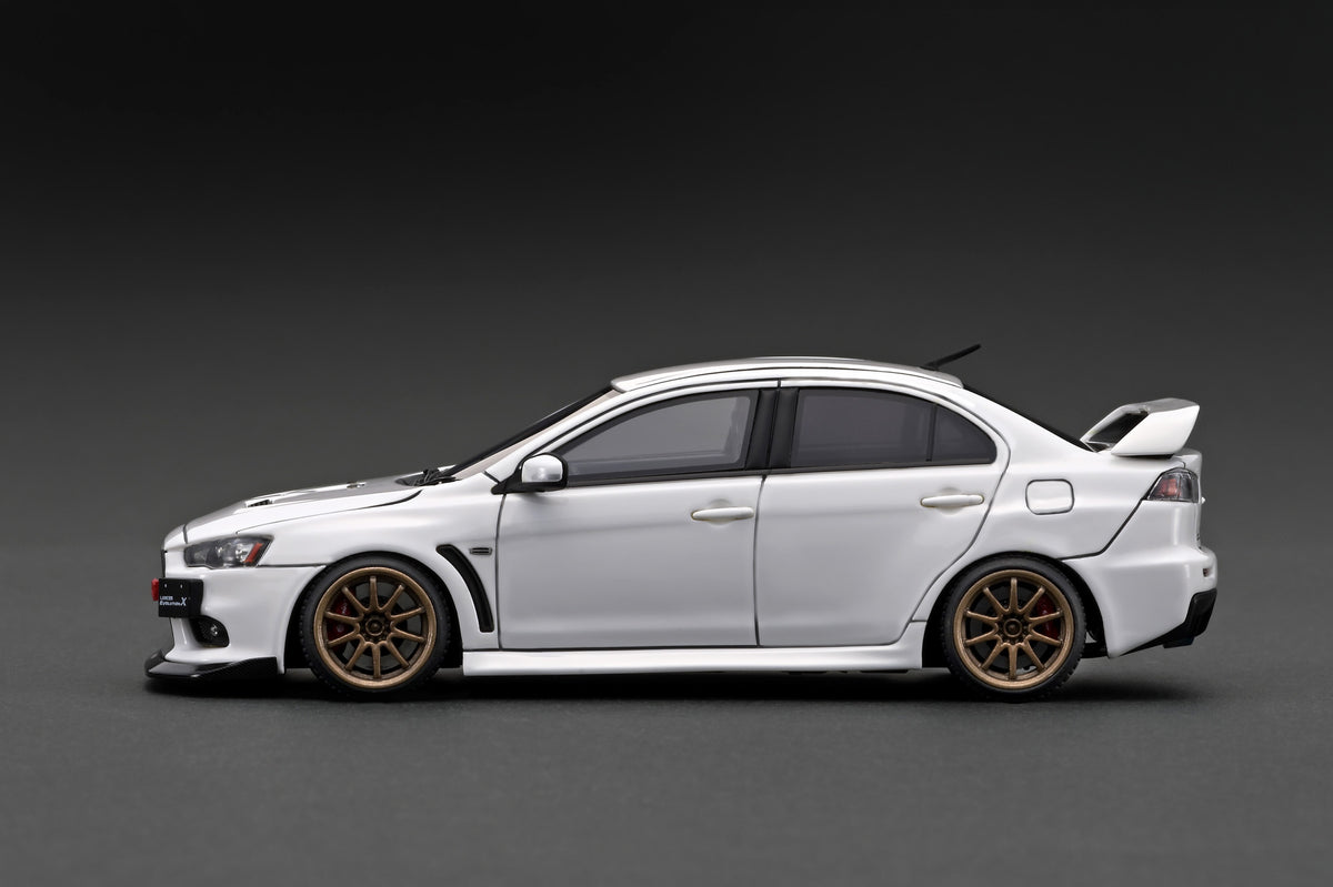 IG2566 1/43 Lancer Evolution X (CZ4A) White With Engine