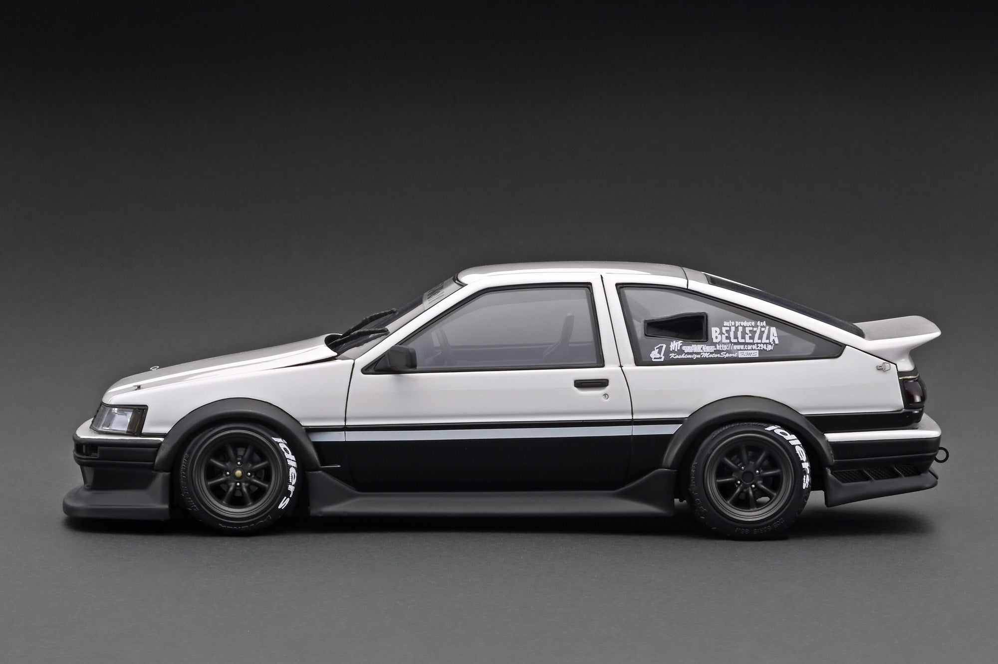 Ignition Model 1:18 Toyota AE86 RWB in White & Black – Model