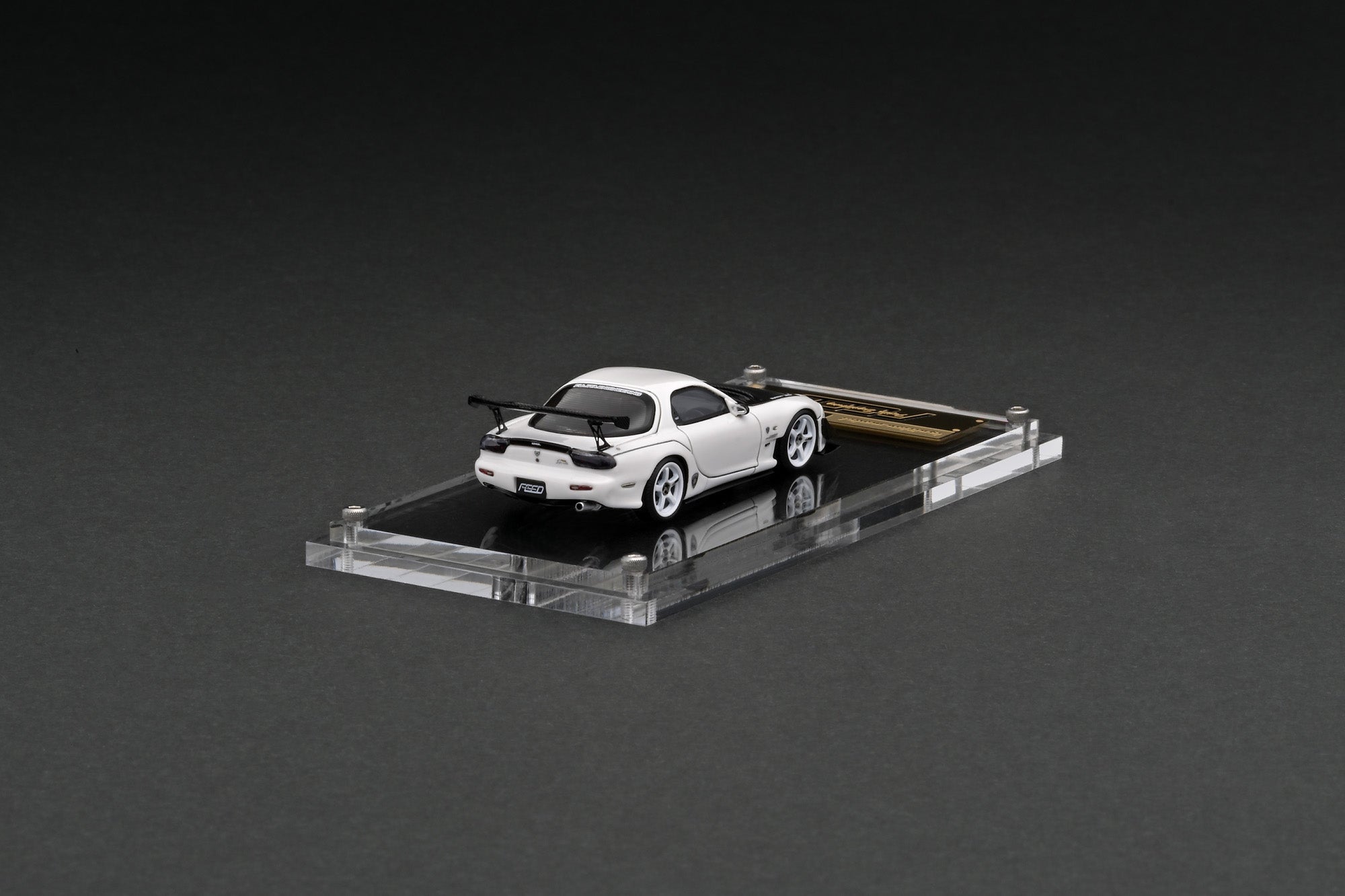 Ignition Model 1:64 Mazda RX-7 (FD3S) FEED in White with Carbon