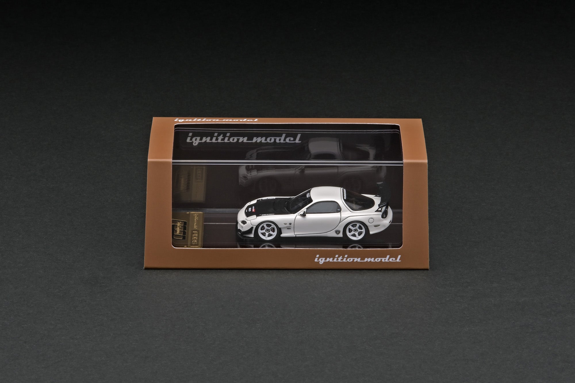Ignition Model 1:64 Mazda RX-7 (FD3S) FEED in White with Carbon