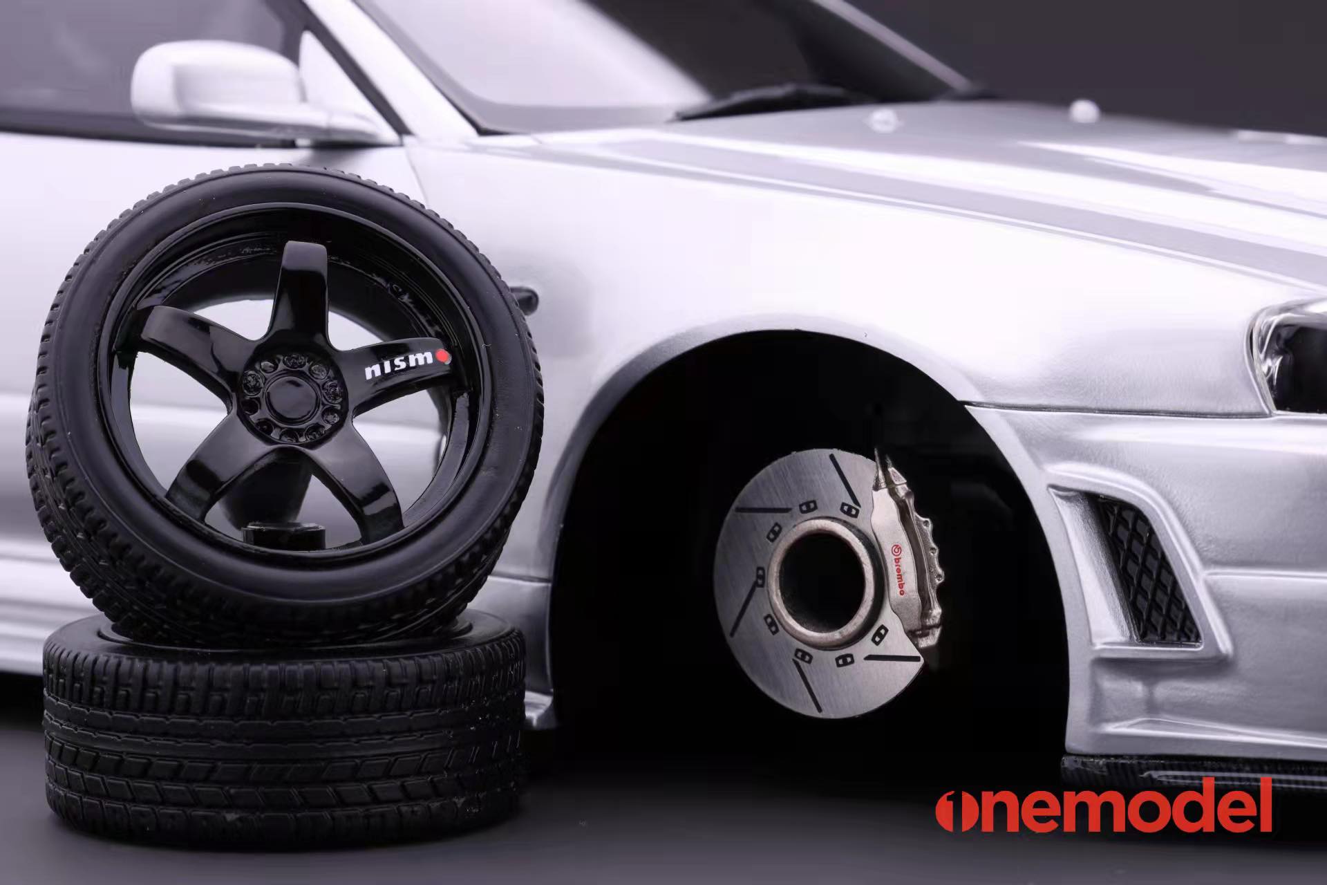 One Model 1:18 Nissan Skyline R34 Z-Tune in Silver – Model Cars