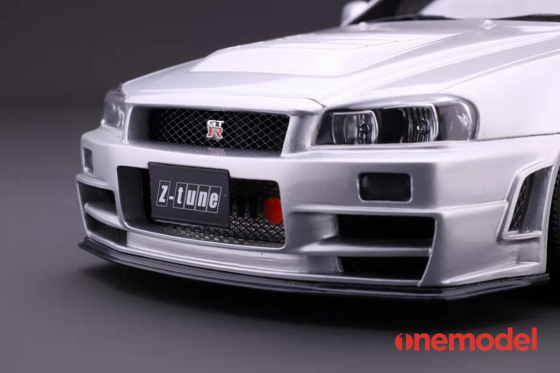 One Model 1:18 Nissan Skyline R34 Z-Tune in Silver – Model Cars
