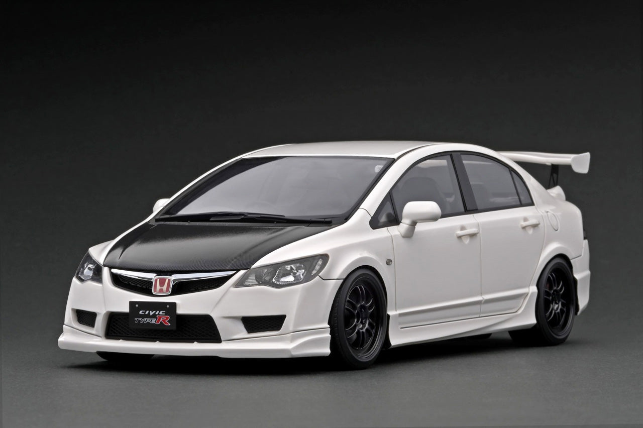 Fd Racing Blue Ignition Model 1:18 Honda Civic Type-R (FD2) in White with Carbon Bonn