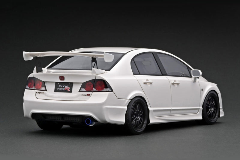 Ignition Model 1:18 Honda Civic Type-R (FD2) in White with Carbon Bonnet