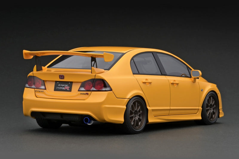 Ignition Model 1:18 Honda Civic Type-R (FD2) in Yellow with Carbon Bonnet