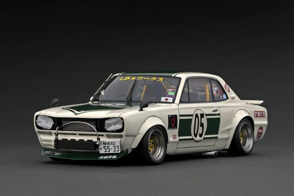 Ignition Model 1:18 Hakosuka 2Door LB-WORKS White / Green with Mr. Hyuma Kato Figure