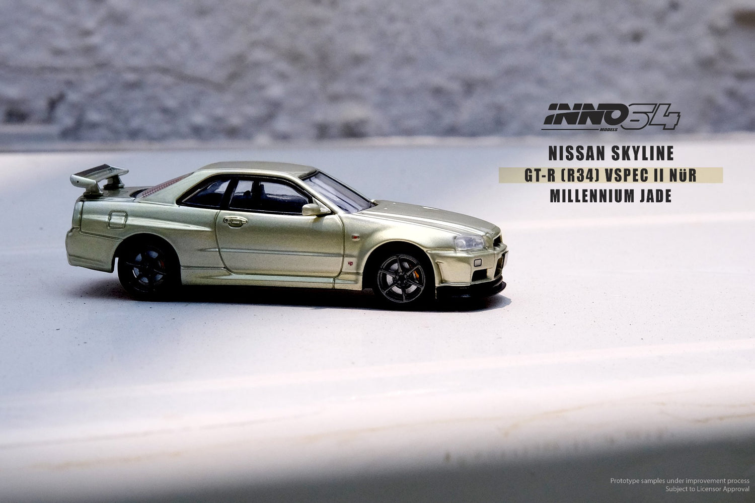 INNO64 1:64 Nissan Skyline GT-R (R34) V-Spec II Nür in Millennium Jade