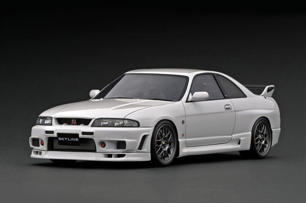 Ignition Model 1:18 Nissan Skyline GT-R (BCNR33) in White with Silver Wheel