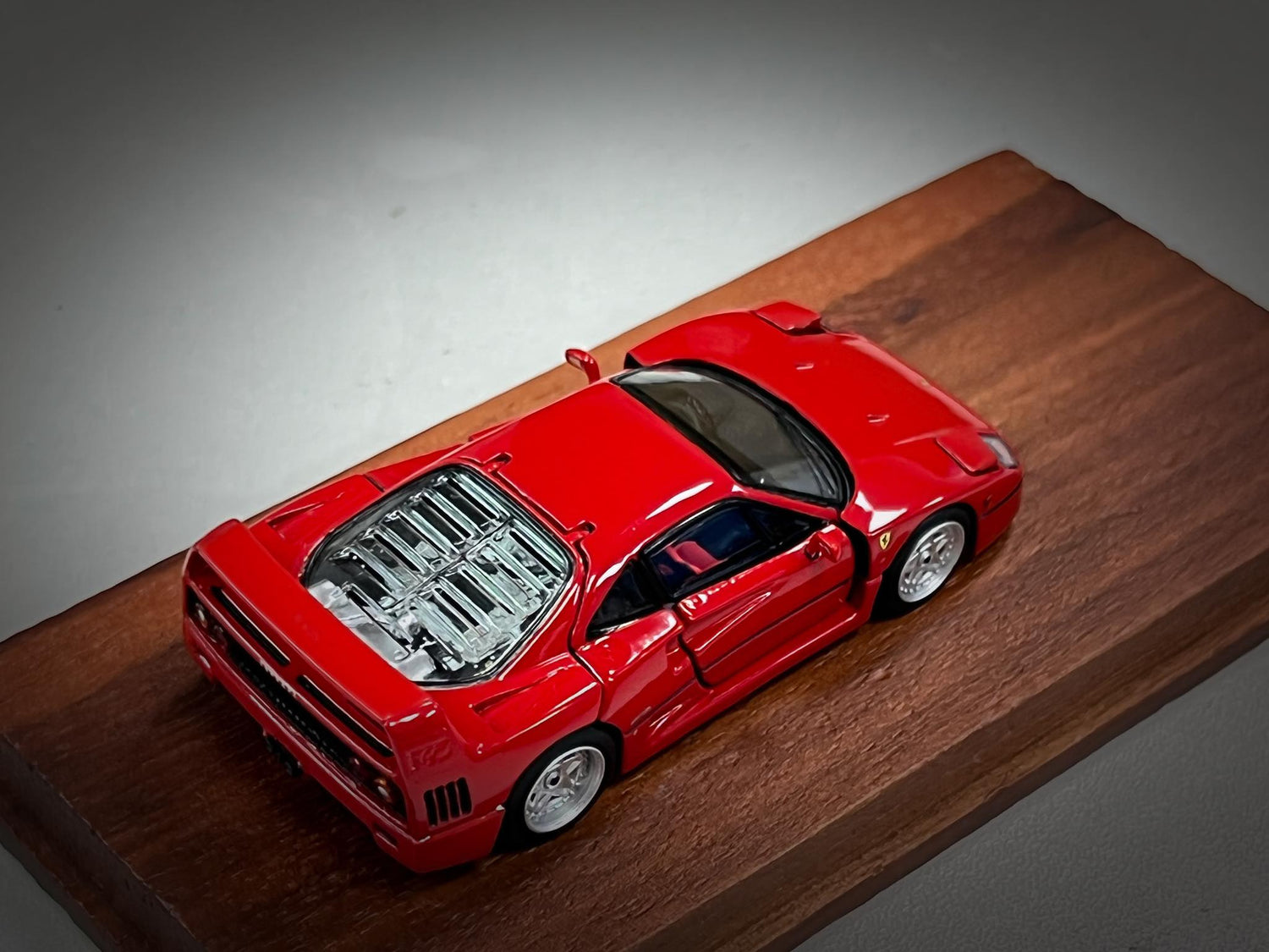 PGM Models 1:64 Ferrari F40 Regular Version in Red