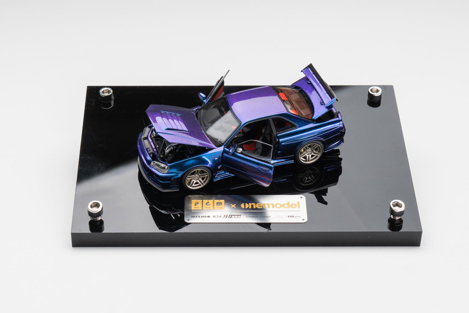 PGM Models & One Model 1:43 Nissan Skyline Z-Tune in Chameleon Luxury Version