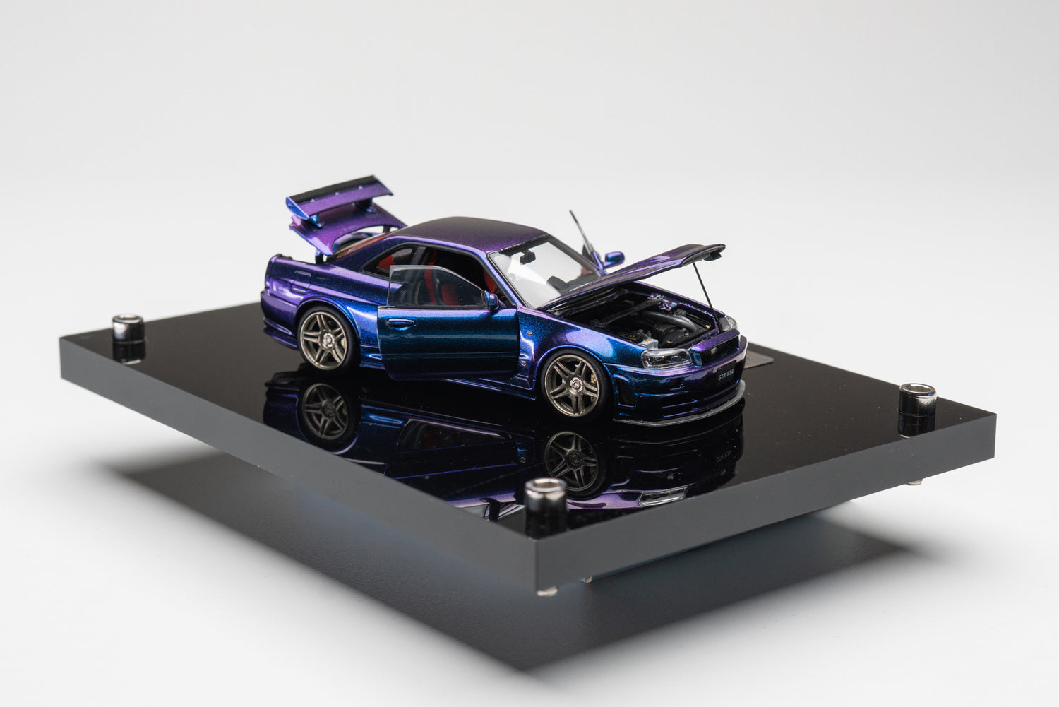 PGM Models & One Model 1:43 Nissan Skyline Z-Tune in Chameleon Luxury Version
