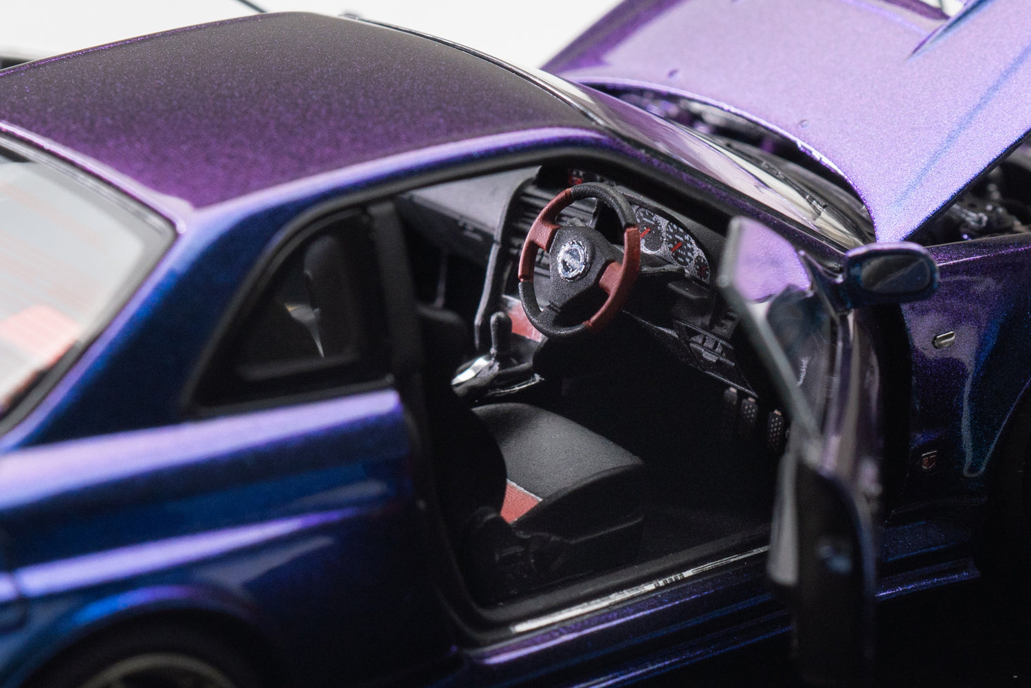 PGM Models & One Model 1:43 Nissan Skyline Z-Tune in Chameleon Luxury Version