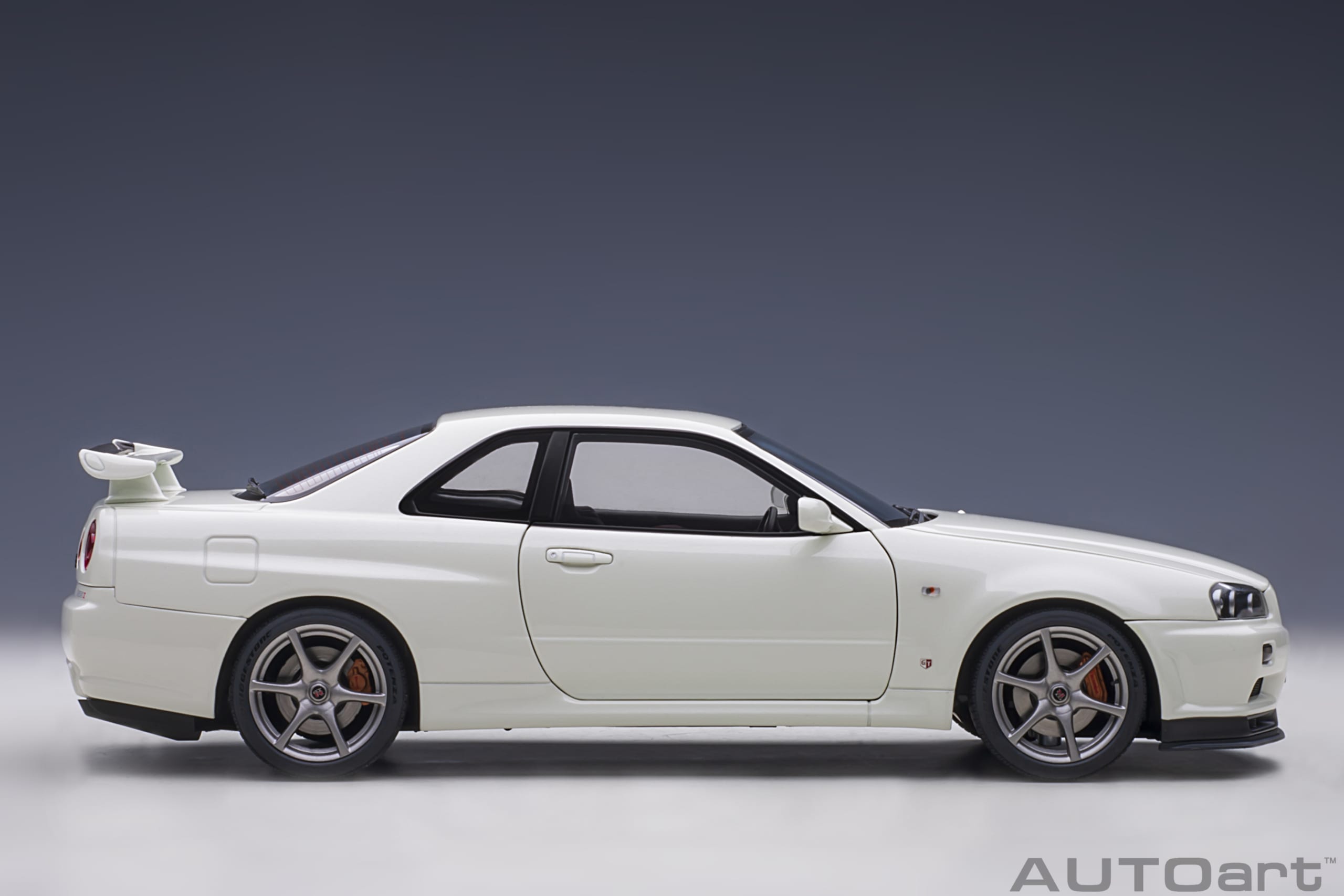 自動車 AUTOart NISSAN SKYLINE GT-R V-SPEC II Amazon.com: Autoart Nissan Skyline GT-R (R34) V-Spec II RHD