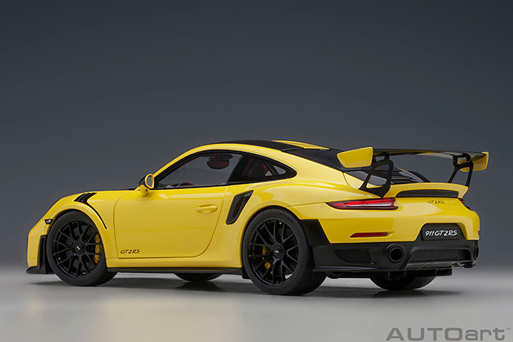 AUTOart 1:18 Porsche 911 (991.2) GT2 RS Weissach Package in Racing