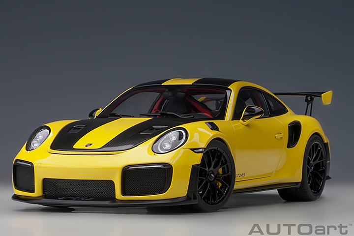 AUTOart 1:18 Porsche 911 (991.2) GT2 RS Weissach Package in Racing Yellow