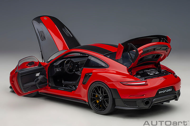 AUTOart 1:18 Porsche 911 (991.2) GT2 RS Weissach Package in Guards