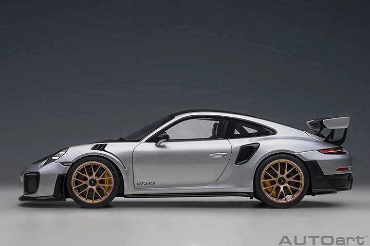 AUTOart 1:18 Porsche 911 (991.2) GT2 RS Weissach Package in GT
