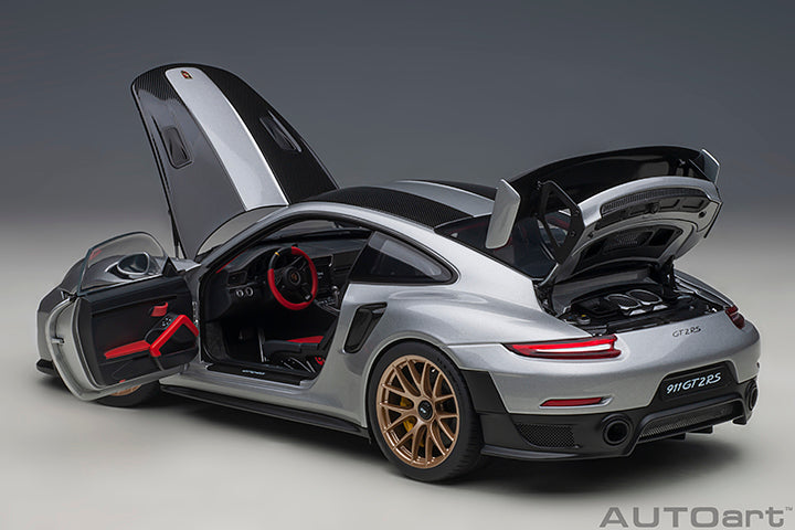 AUTOart 1:18 Porsche 911 (991.2) GT2 RS Weissach Package in GT