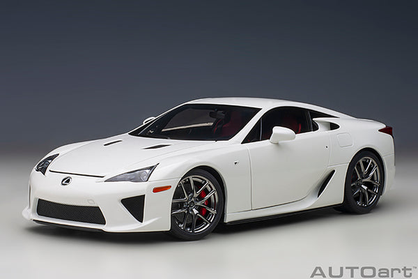 AUTOart 1:18 Lexus LFA in Whitest White