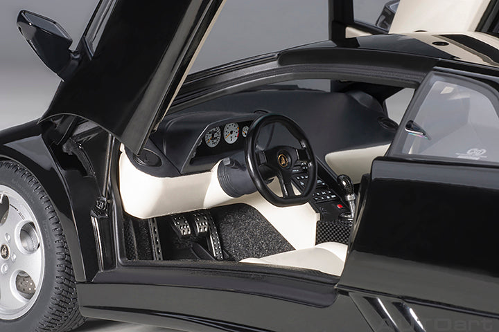 AUTOart 1:18 Lamborghini Diablo SE30 in Deep Metallic Black