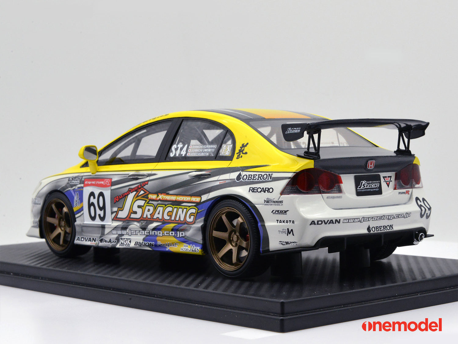 One Model 1:18 Honda Civic Type-R FD2 J's Racing Version