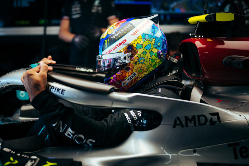 Spark Models 1:5 Mercedes - AMG Japanese GP 2022 - Lewis Hamilton Helmet