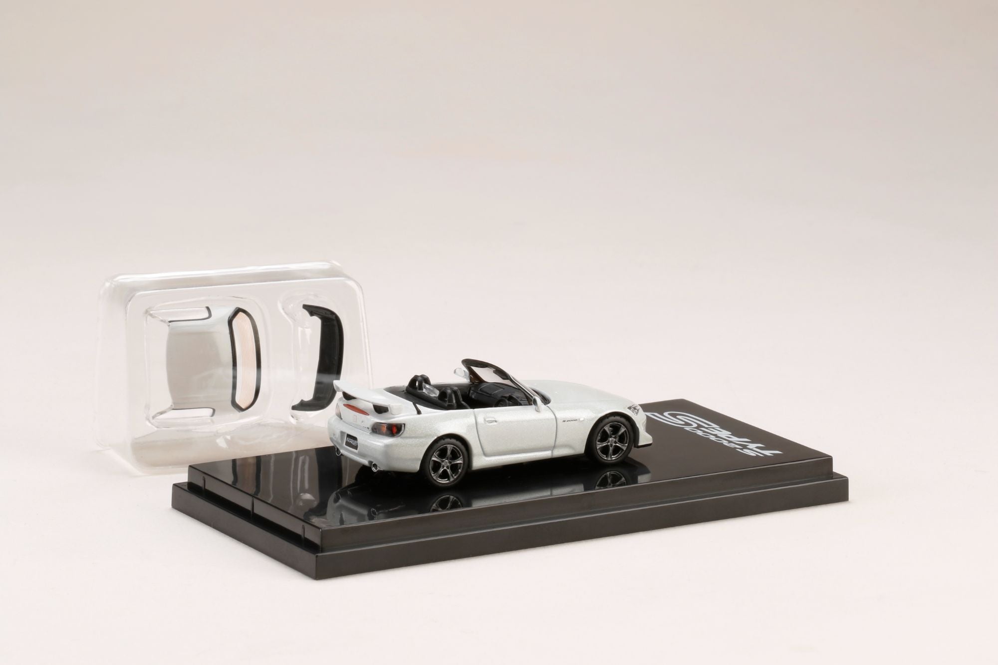 Hobby Japan 1:64 Honda S2000 (AP2) Platinum White Pearl with