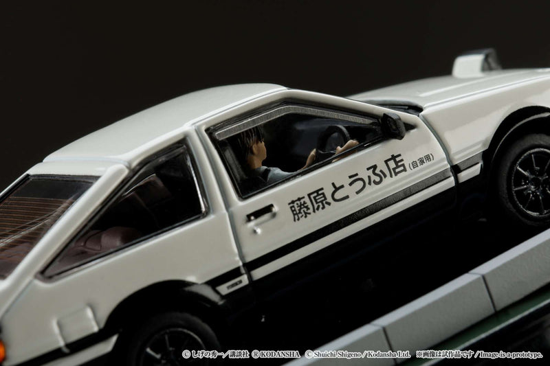 Hobby Japan 1:64 Toyota SPRINTER TRUENO GT APEX AE86 / INITIAL D VS Ryosuke Takahashi With Takumi Fujiwara Figure