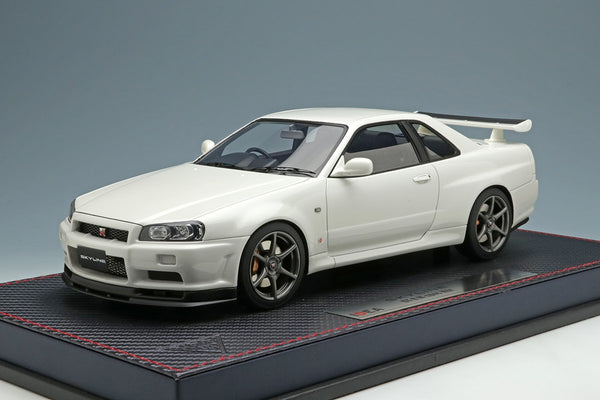 Nissan Skyline GT-R (BNR34) M-Spec NUR Pearl White with Acrylic Case