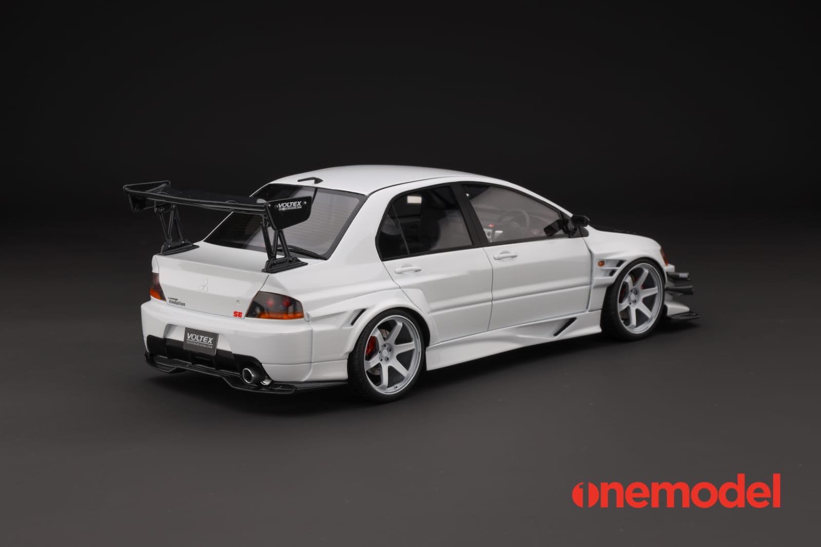 AUTOart Lancer Evolution 1:18 ホワイト 1/18 Mitsubishi Lancer Evolution V/VI Street Car White