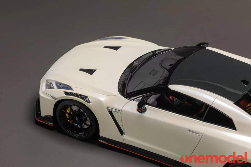 One Model 1:18 Nissan GT-R (R35) 2020 NISMO Edition in Pearl White