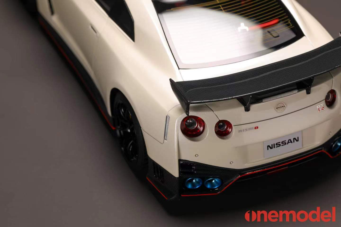 One Model 1:18 Nissan GT-R (R35) 2020 NISMO Edition in Pearl