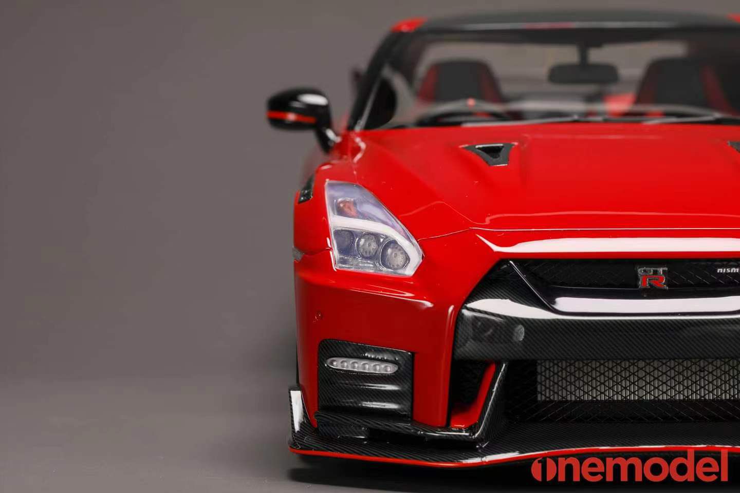 Nissan GT-R 1/18 赤 京商 1/18 日産 GT-R プレミアムエディション レッド R35 : 寝具