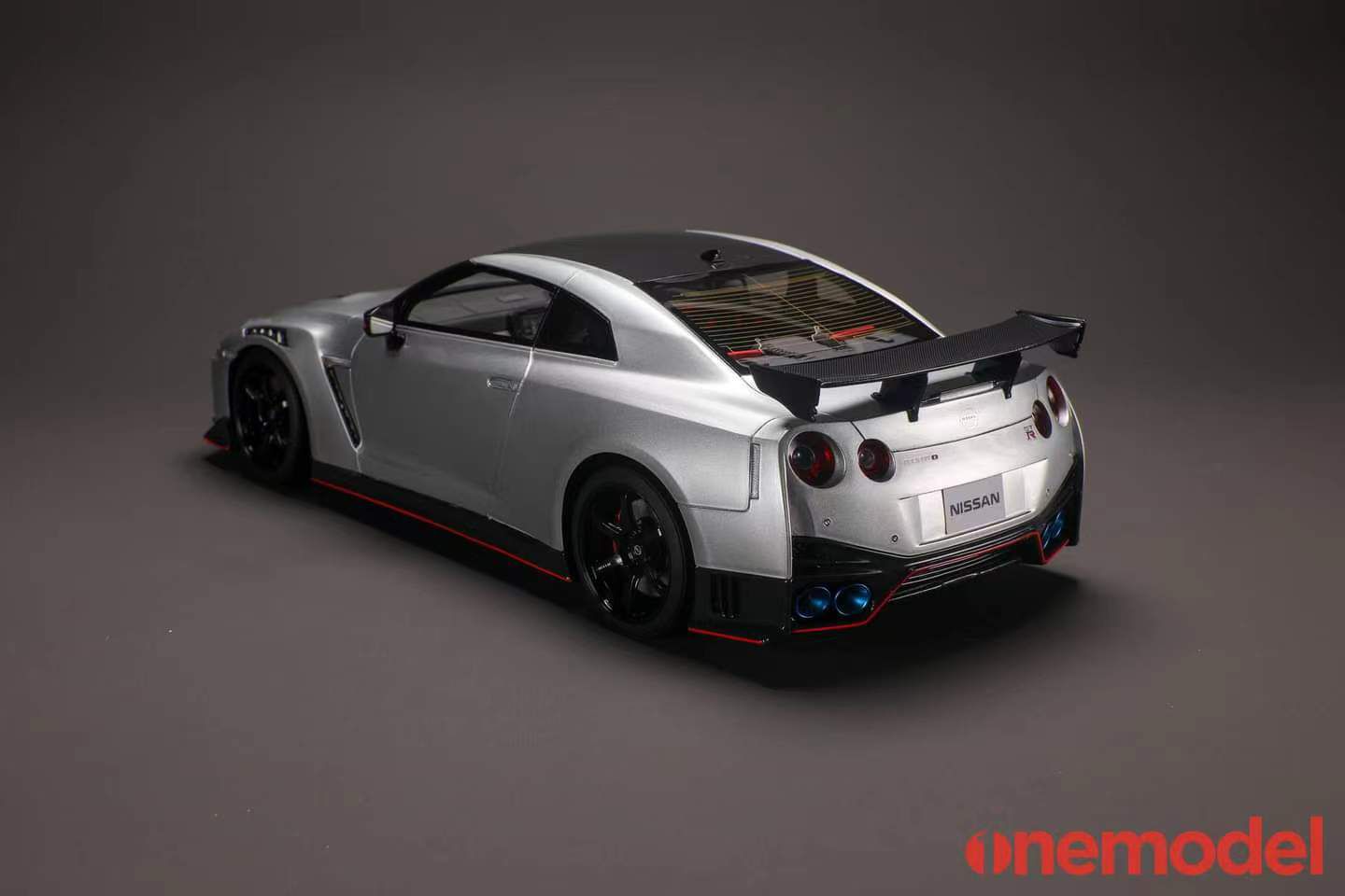 One Model 1:18 Nissan GT-R (R35) 2020 NISMO Edition in Super
