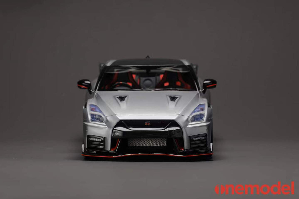 One Model 1:18 Nissan GT-R (R35) 2020 NISMO Edition in Super Silver