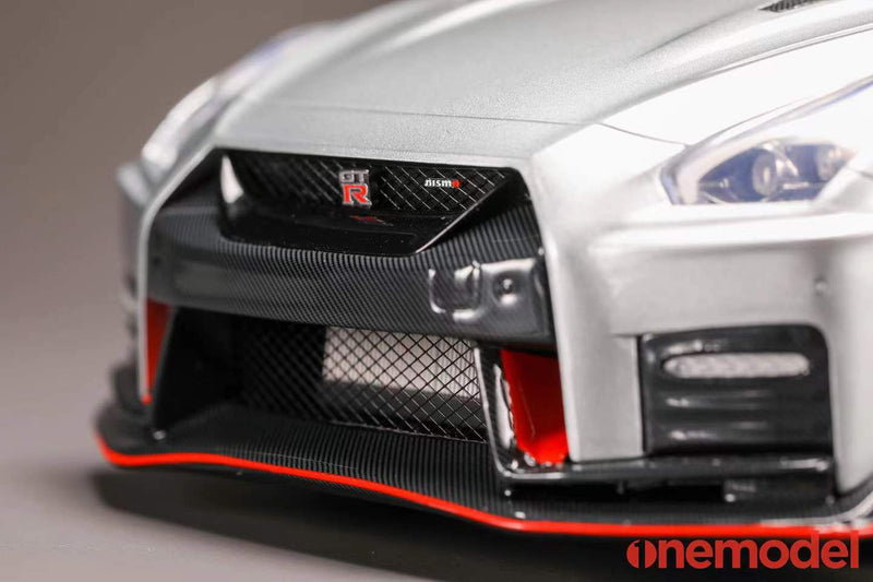 One Model 1:18 Nissan GT-R (R35) 2020 NISMO Edition in Super Silver