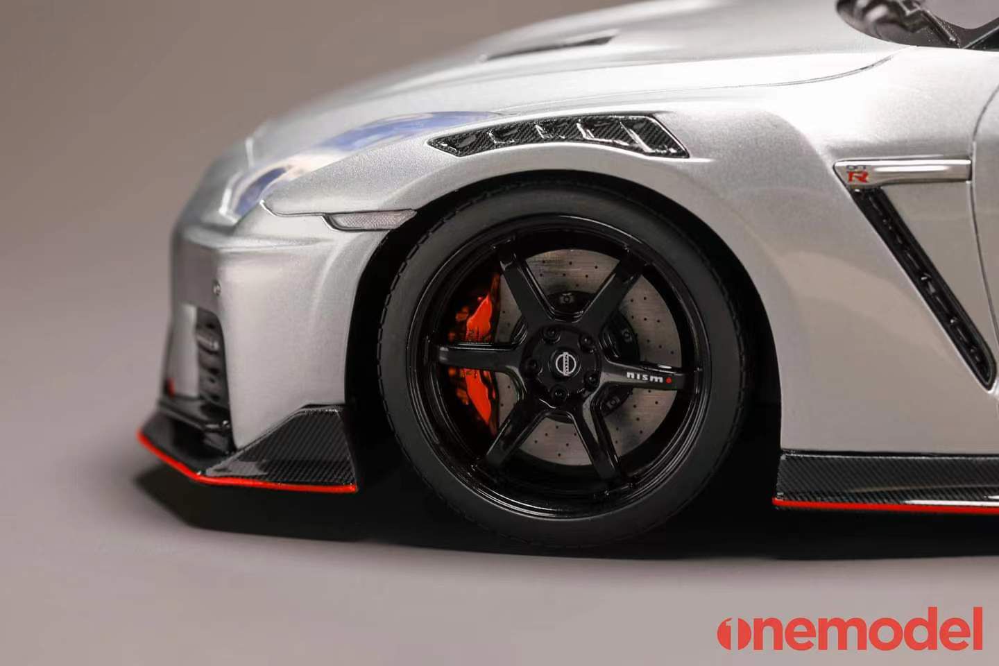 One Model 1:18 Nissan GT-R (R35) 2020 NISMO Edition in Super