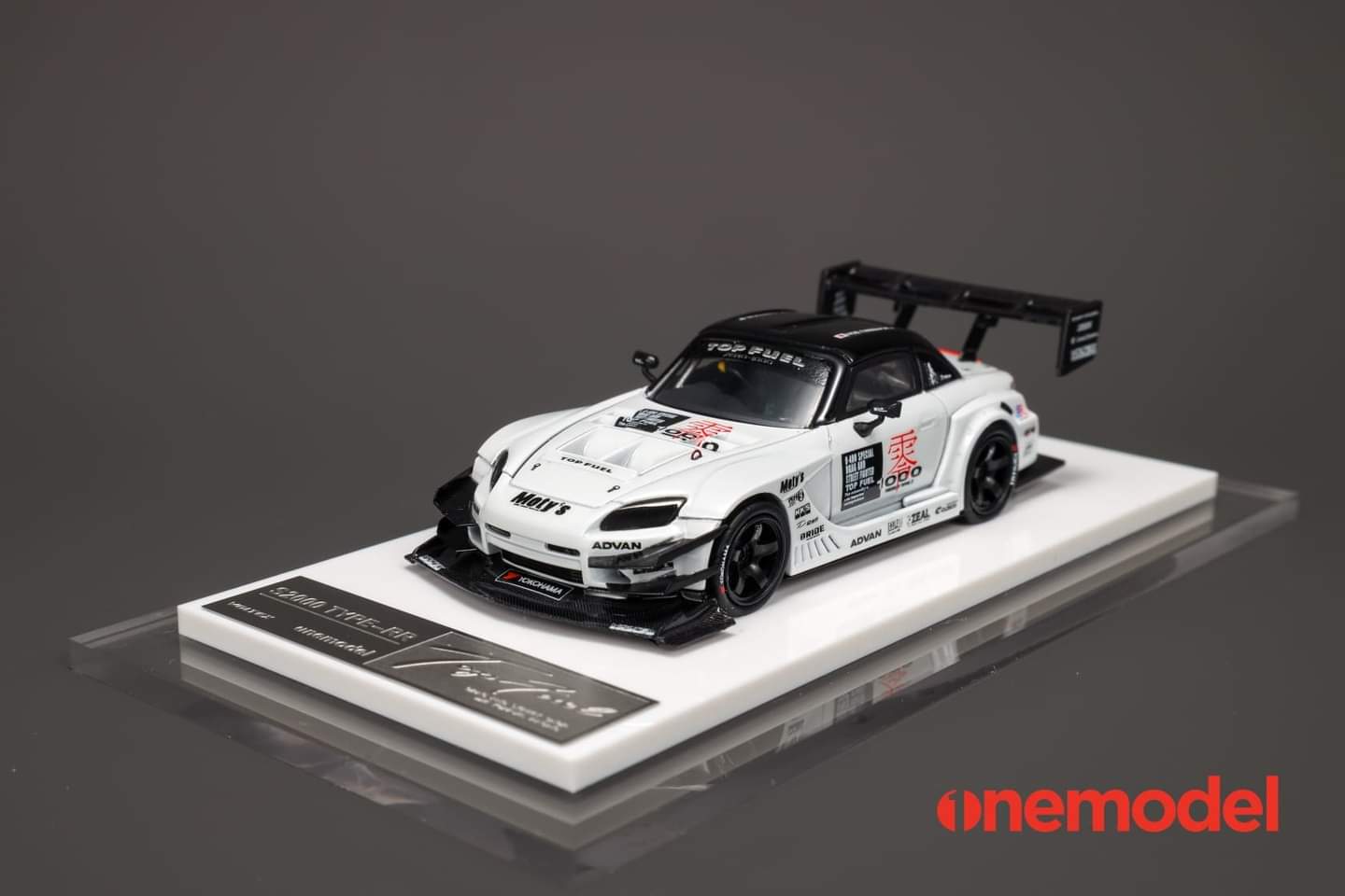 One Model 1:18 Honda Civic EG6 Rocket Bunny in White