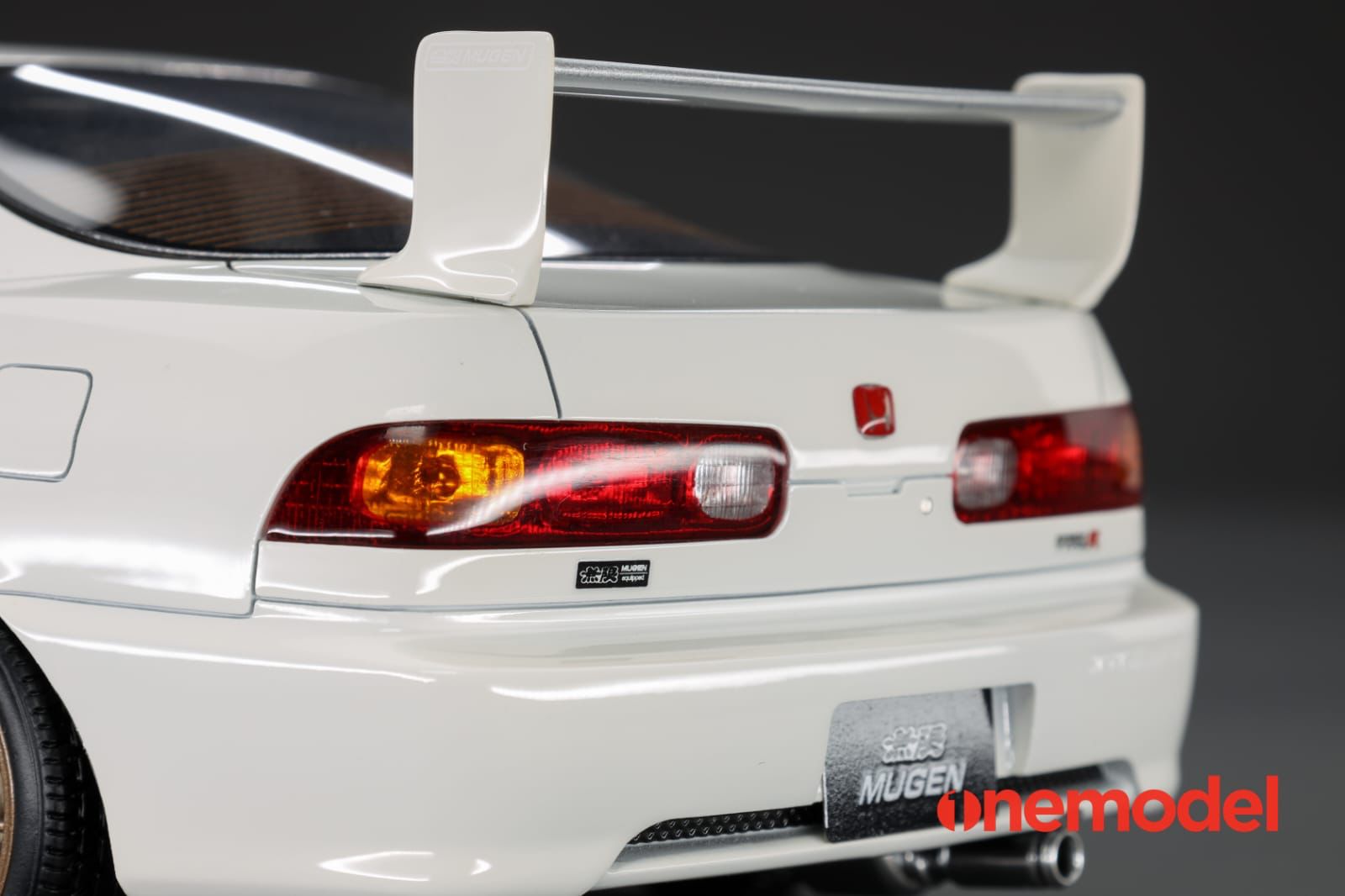 One Model 1:18 Honda Integra Type-R (DC2) Mugen Edition in
