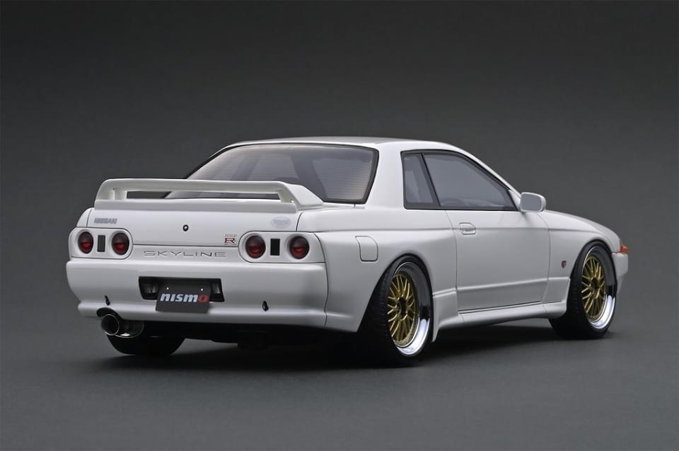 ミニカー 1/43 Nissan Skyline GT-R Nismo(R32)White 1/43 Ebbro 1989 Nissan Skyline GT-R (R32) (White) Car Model