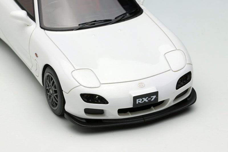 Mazda RX-7 (FD3S) Type RZ 2000 in Snow White Pearl Mica