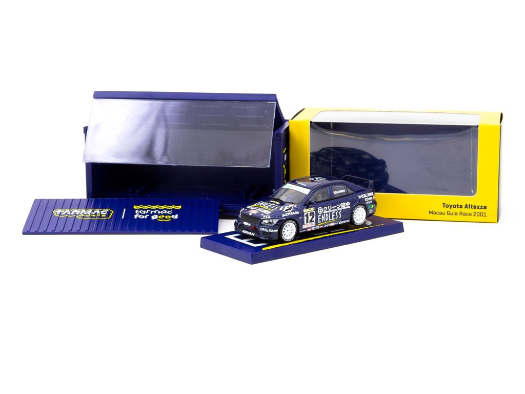 Tarmac Works 1:64 Toyota Altezza Macau Guia Race 2001 #12 with Container